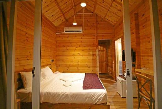 Flamingo Beach Resort Гоа Екстер'єр фото